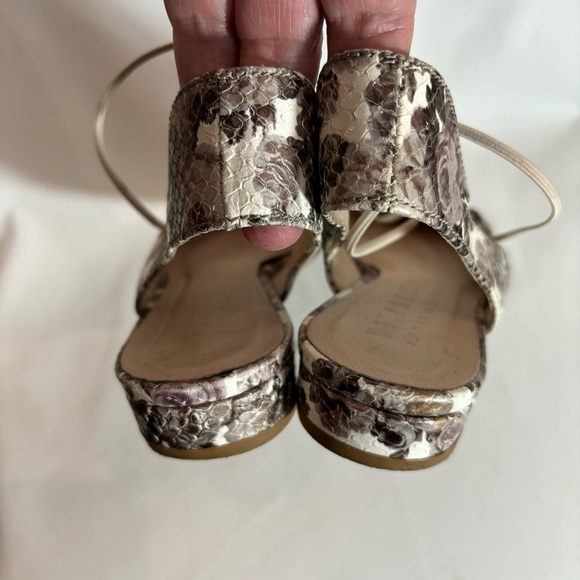 HISPANITAS Sz 38 Pointy Toe Floral Snake Embossed Made in Spain Sling Back Flats - Picture 7 of 9